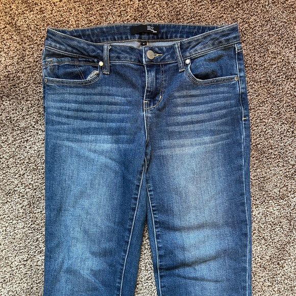 Straight Crop Jeans - Picture 2 of 3